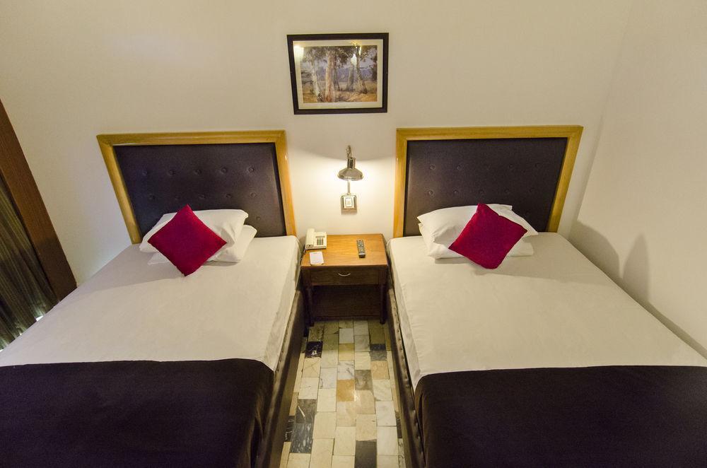 Hotel Galaxy Карачи Экстерьер фото